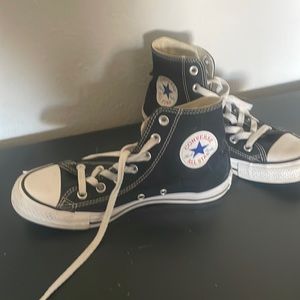 Black size 8 canvas converse high tops
